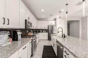 14045 W Mariposa Grande, Surprise, AZ 85387 - Photo 12