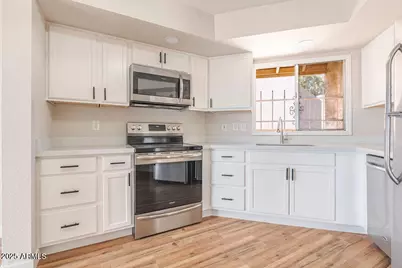 7434 N 44th Drive, Glendale, AZ 85301 - Photo 10