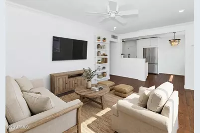4228 N 44th Place, Phoenix, AZ 85018 - Photo 2