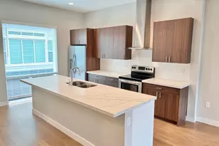 915 Missouri Ave, Phoenix, AZ 85014 - Photo 1