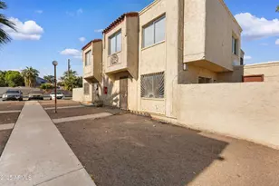 1452 N 54th Ln, Phoenix, AZ 85043 - Photo 2