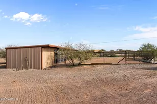 45243 W J-1 Ranch Rd, Wickenburg, AZ 85390 - Photo 34