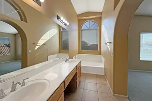 5711 W Cochise Dr, Glendale, AZ 85302 - Photo 12