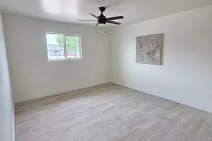 5833 W Rosewood Ln, Phoenix, AZ 85031 - Photo 12