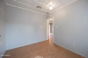 7513 N 61st Ave, Glendale, AZ 85301 - Photo 14