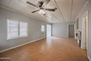 7513 N 61st Ave, Glendale, AZ 85301 - Photo 8