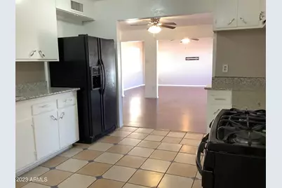 8422 E Thomas Road, Scottsdale, AZ 85251 - Photo 10