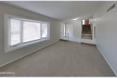 5212 N 69th Avenue, Glendale, AZ 85303 - Photo 2