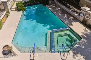 7557 N Dreamy Draw Dr, Phoenix, AZ 85020 - Photo 6