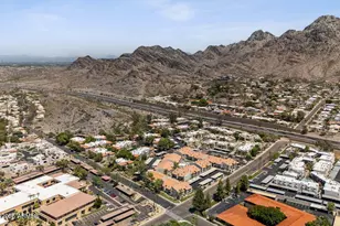 7557 N Dreamy Draw Dr, Phoenix, AZ 85020 - Photo 2