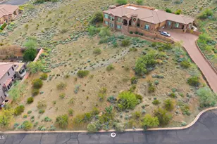 2707 E Gelding Dr, Phoenix, AZ 85032 - Photo 2