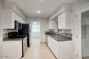 1320 E Palo Verde Dr, Phoenix, AZ 85014 - Photo 8