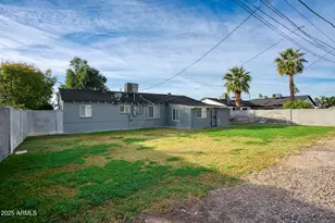 1320 E Palo Verde Dr, Phoenix, AZ 85014 - Photo 20