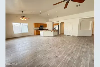 2538 W Maldonado Road, Phoenix, AZ 85041 - Photo 4