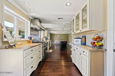 325 E Aepli Drive, Tempe, AZ 85282 - Photo 8