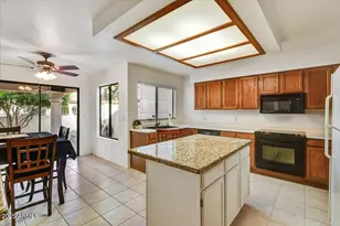 9404 W Morrow Dr, Peoria, AZ 85382 - Photo 10