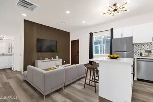 1012 E Pierson St, Phoenix, AZ 85014 - Photo 2