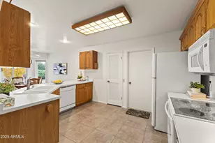 10307 W Sutters Gold Ln, Sun City, AZ 85351 - Photo 14