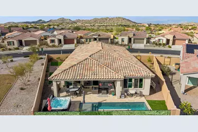 17877 W Thistle Landing Drive, Goodyear, AZ 85338 - Photo 2