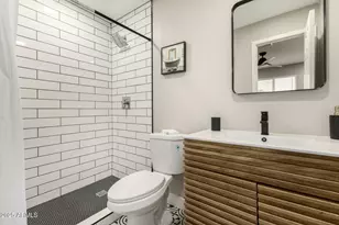 2011 N 51st Dr, Phoenix, AZ 85035 - Photo 18