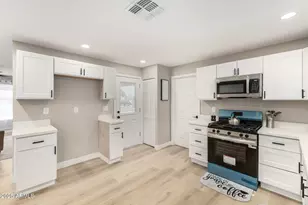 2011 N 51st Dr, Phoenix, AZ 85035 - Photo 12