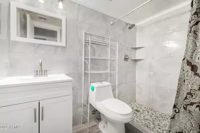 8430 N 34th Drive, Phoenix, AZ 85051 - Photo 16