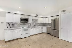 8430 N 34th Dr, Phoenix, AZ 85051 - Photo 6