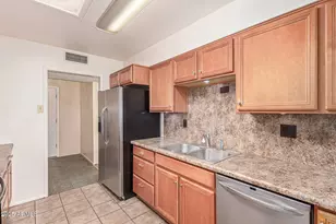 11811 N Desert Hills Dr W, Sun City, AZ 85351 - Photo 12