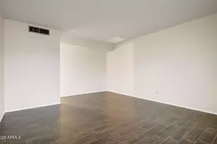 124 E Cairo Dr, Tempe, AZ 85282 - Photo 20