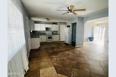 3213 N 49th Lane, Phoenix, AZ 85031 - Photo 4