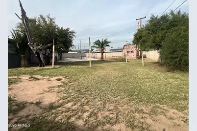 3213 N 49th Lane, Phoenix, AZ 85031 - Photo 14