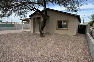 2814 E Roeser Rd, Phoenix, AZ 85040 - Photo 2