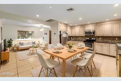 6842 N 10th Place, Phoenix, AZ 85014 - Photo 1