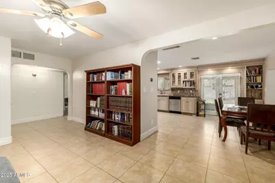 6842 N 10th Place, Phoenix, AZ 85014 - Photo 10