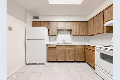 2219 W Morten Avenue #5, Phoenix, AZ 85021 - Photo 8