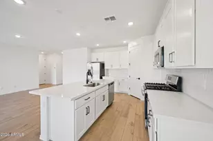 25418 N 77th Dr, Peoria, AZ 85383 - Photo 12