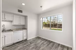 2311 N 30th Pl, Phoenix, AZ 85008 - Photo 14