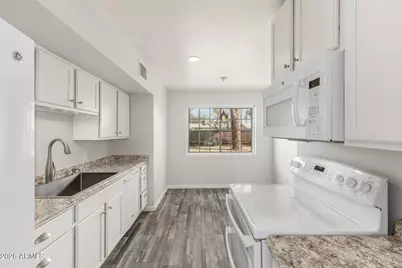 2311 N 30th Place, Phoenix, AZ 85008 - Photo 12