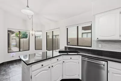 68 E Calle De Arcos --, Tempe, AZ 85284 - Photo 8