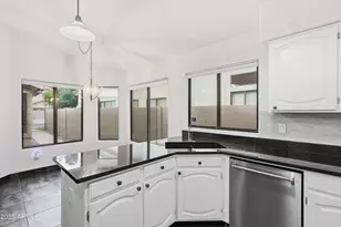 68 E Calle De Arcos, Tempe, AZ 85284 - Photo 8