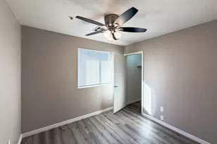 6301 W Earll Dr, Phoenix, AZ 85033 - Photo 18