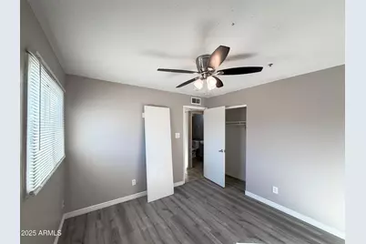6301 W Earll Drive, Phoenix, AZ 85033 - Photo 10
