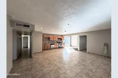 6301 W Earll Drive, Phoenix, AZ 85033 - Photo 12