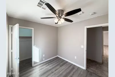 6301 W Earll Drive, Phoenix, AZ 85033 - Photo 22