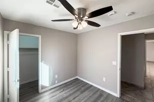 6301 W Earll Dr, Phoenix, AZ 85033 - Photo 22