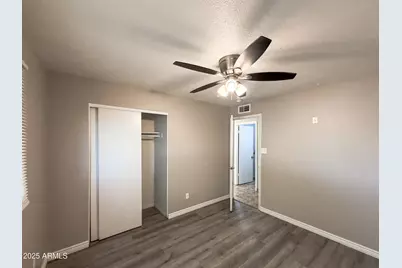 6301 W Earll Drive, Phoenix, AZ 85033 - Photo 8