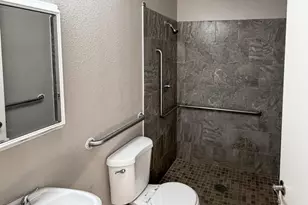 6301 W Earll Dr, Phoenix, AZ 85033 - Photo 16