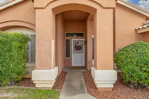 15221 N 87th Dr, Peoria, AZ 85381 - Photo 2