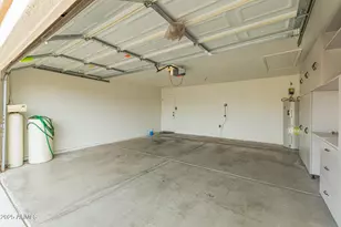 15221 N 87th Dr, Peoria, AZ 85381 - Photo 34