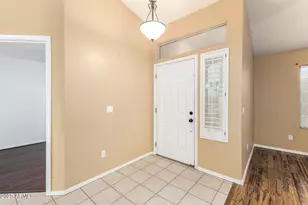 15221 N 87th Dr, Peoria, AZ 85381 - Photo 8